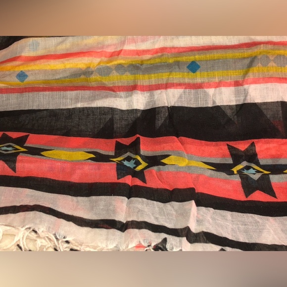 NWOT Tribal Print /Southwest /Aztec Design Fringe Scarf/Wrap - Picture 5 of 11